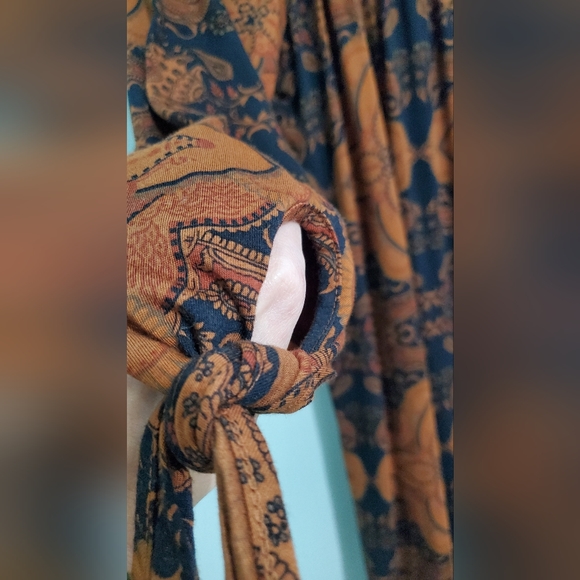 Plume & Thread dress - Picture 2 of 5